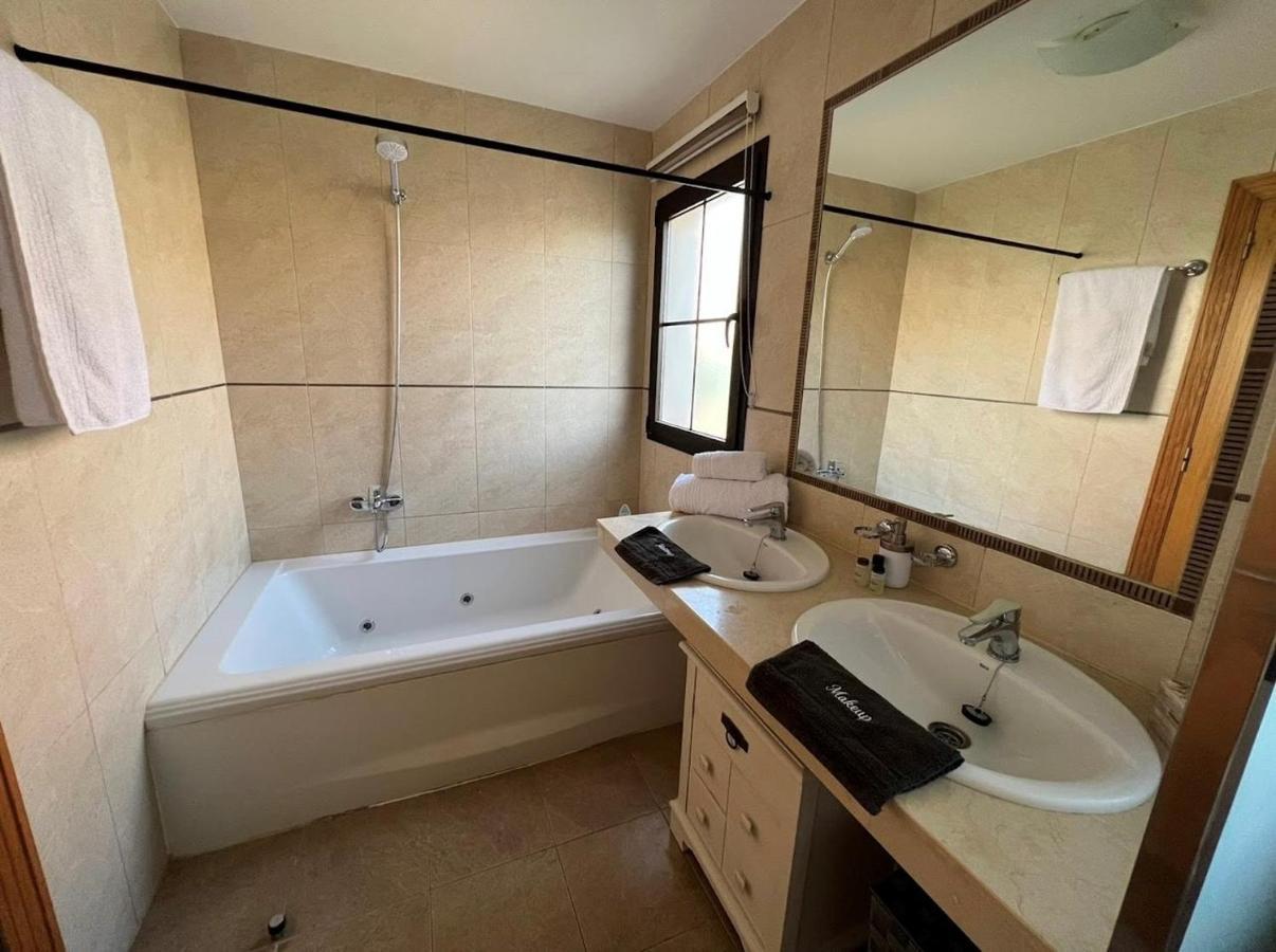 Villa Eva - New To The Market, Fully Refurbished Licensed Villa - Private Pool Caleta De Fuste Kültér fotó