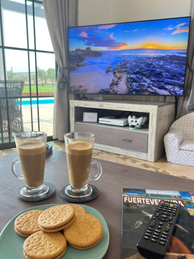 Villa Eva - New To The Market, Fully Refurbished Licensed Villa - Private Pool Caleta De Fuste Kültér fotó