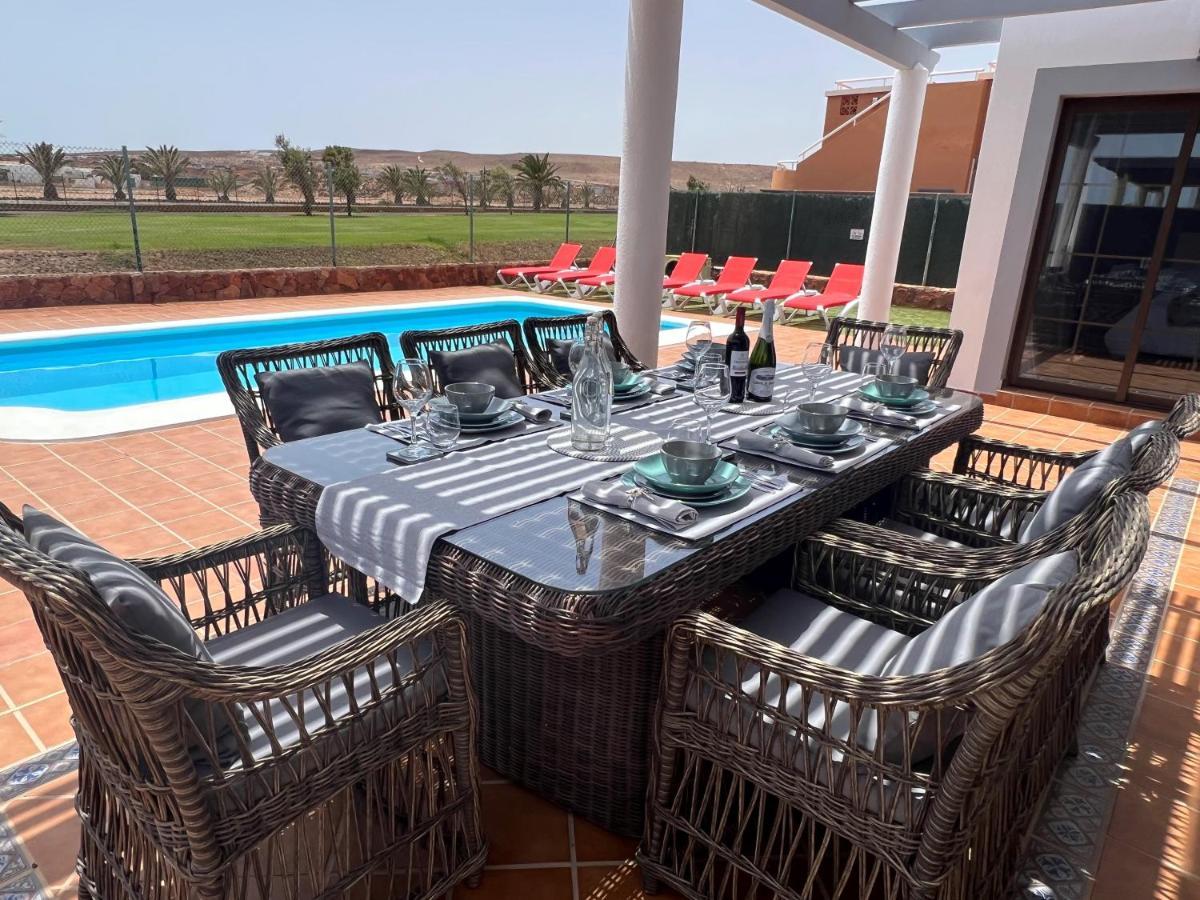 Villa Eva - New To The Market, Fully Refurbished Licensed Villa - Private Pool Caleta De Fuste Kültér fotó